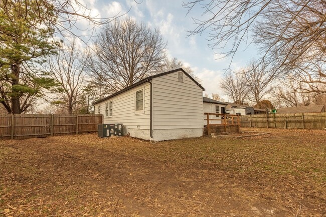 Building Photo - Beautiful 3 bedroom 2 bath, Available Now!!