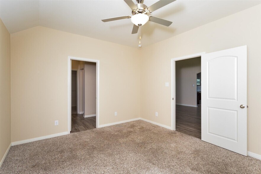 Building Photo - 13645 Lansman Dr