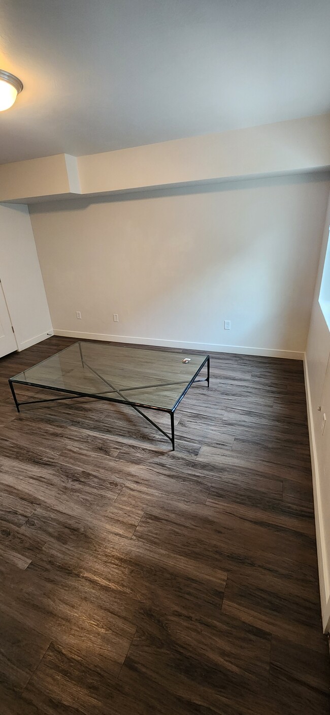 Building Photo - 68 E 700 N
