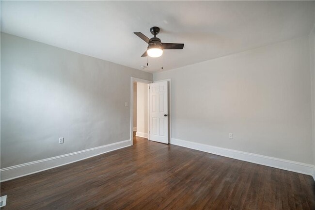 Building Photo - 2137 Delowe Dr