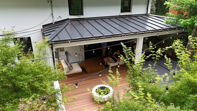 Building Photo - 204 Datura Dr