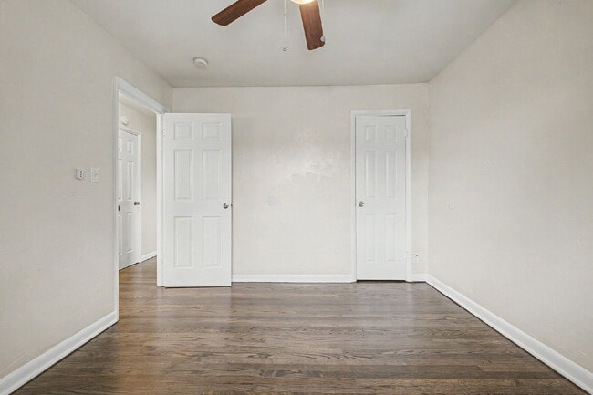 Building Photo - "Charming 3-Bedroom Duplex Retreat on Chester Street, Aurora – Cozy 1206 Sq Ft Home Awaiting Your...