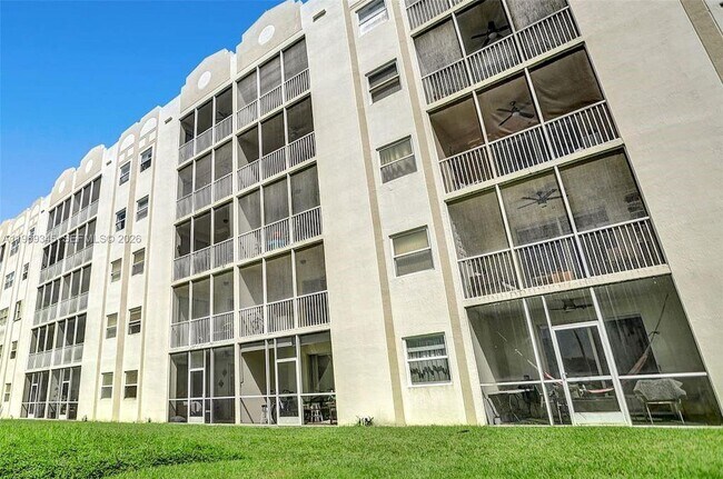 Building Photo - 10730 NW 66th St