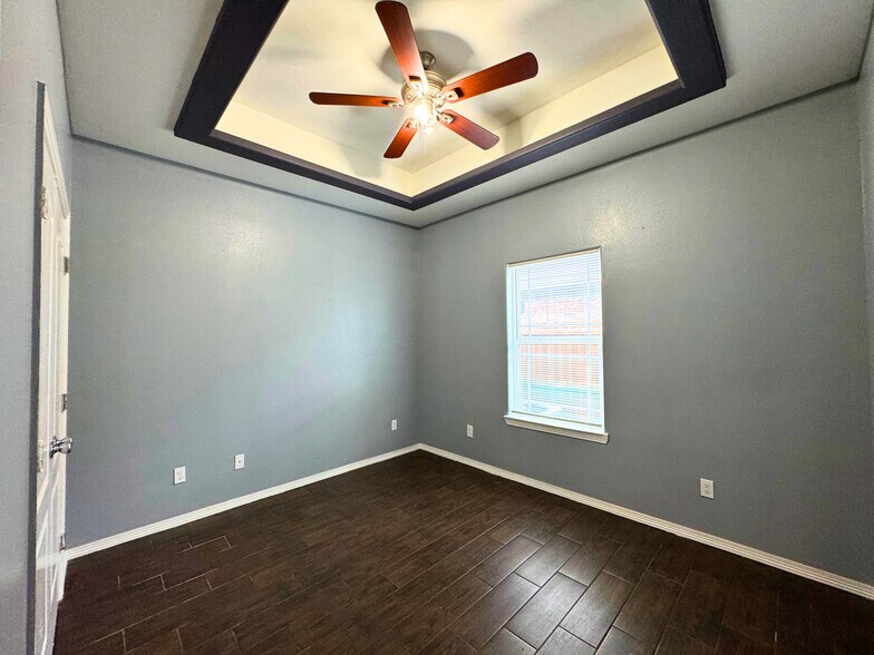 Building Photo - 3012 Basil Dr