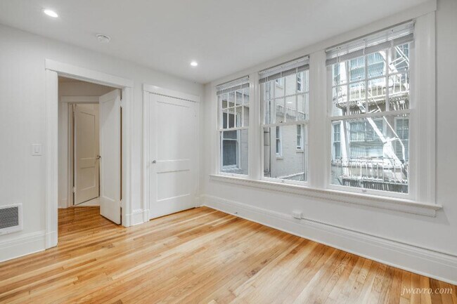 Building Photo - 560 O'Farrell St