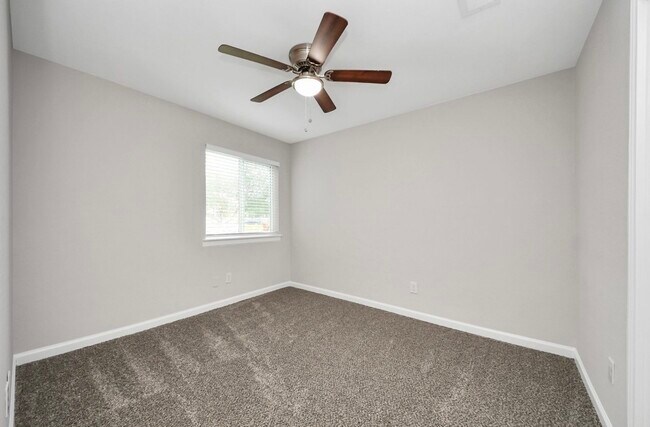Building Photo - 9638 Ravensworth Dr