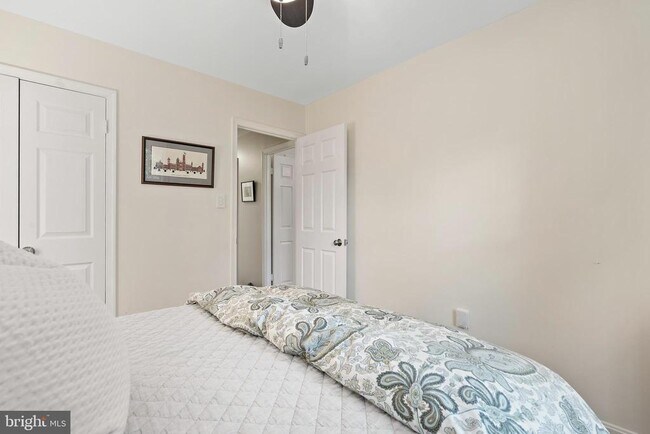 Building Photo - 1719 Larkmeade Dr