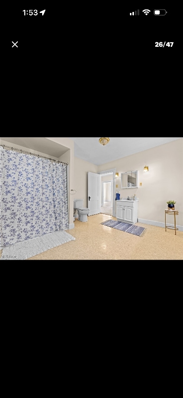 Building Photo - 1005 S Freedom Ave