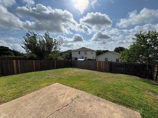 Building Photo - 6733 Plains Crest Dr