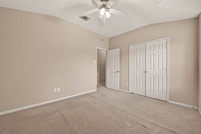 Building Photo - 26339 Richwood Oaks Dr