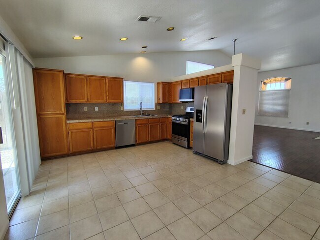 Building Photo - 4920 Apple Farm Ln