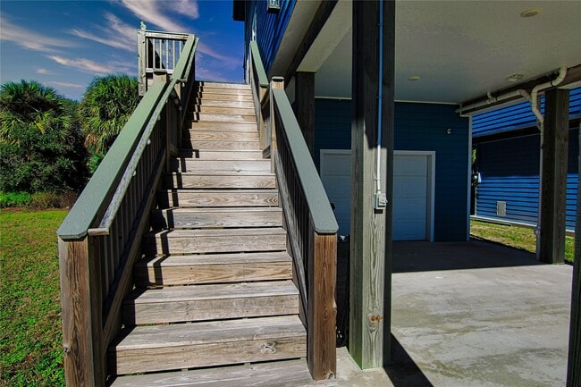 Building Photo - 14146 Miramar Dr