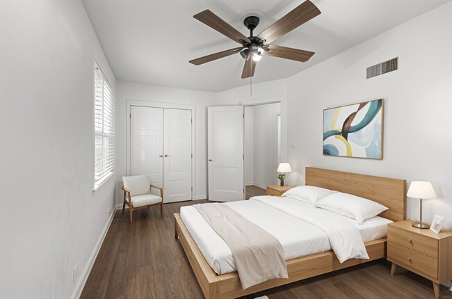 Building Photo - Newly Renovated Home - Steps Away from KU Med