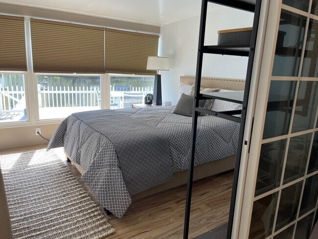 Building Photo - 196 SW Kanner Hwy