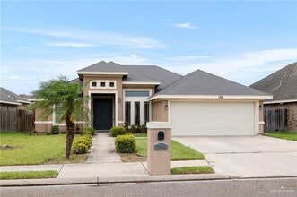 Building Photo - 13 Yellow Stone St