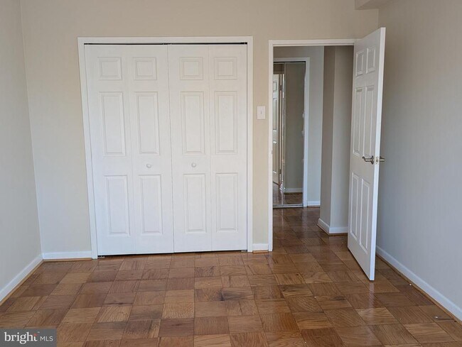 Building Photo - 6641 Wakefield Dr