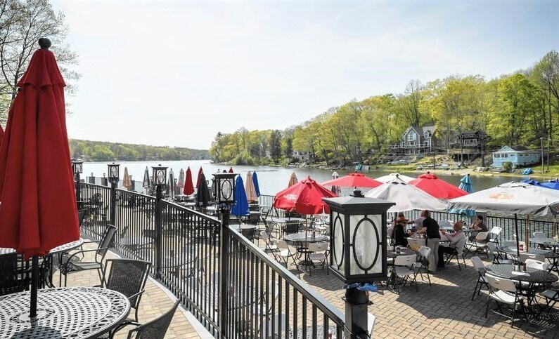 Walk to Popular Restaurants - 88A Prospect St