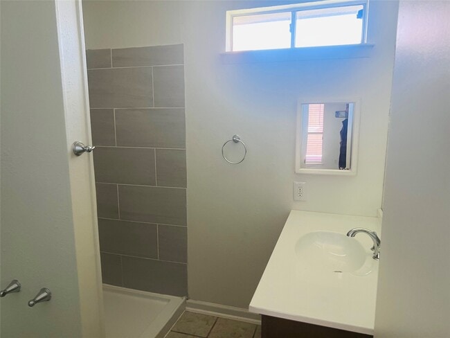 Building Photo - 3907 Windmill St