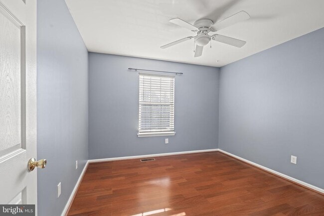Building Photo - 4702 Grenwich Ln
