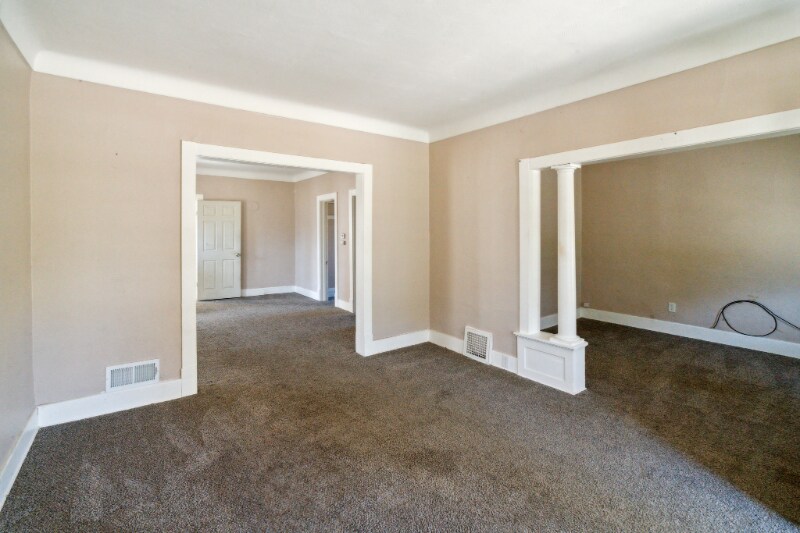 Building Photo - 2745 Mulberry St