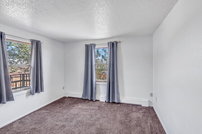 Building Photo - Charming 3-Bedroom Family Home in Orchard Mesa with Incredible Views!!!