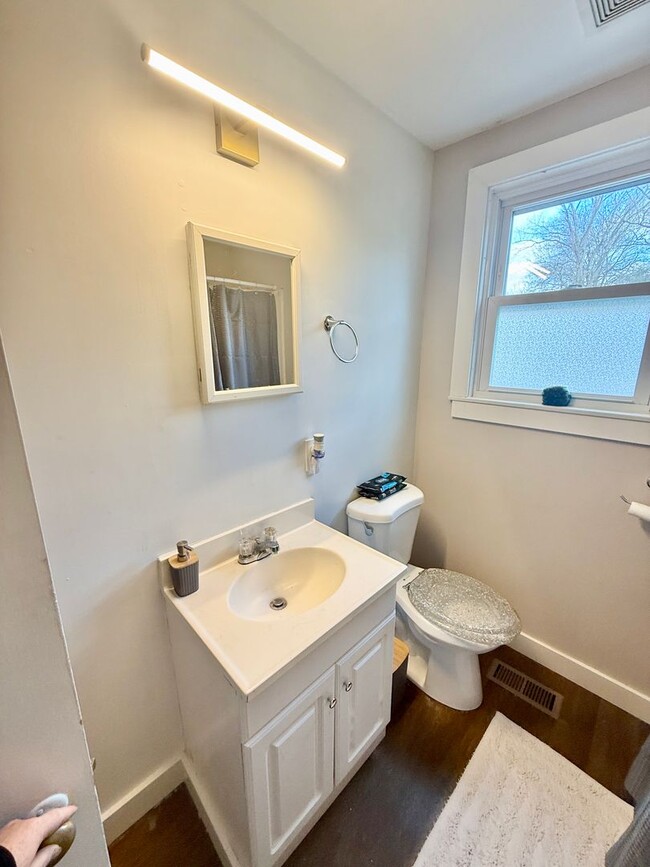 Building Photo - Inglewood Charmer! 3 Bedroom 2 Bath House with back deck & partially fenced yard