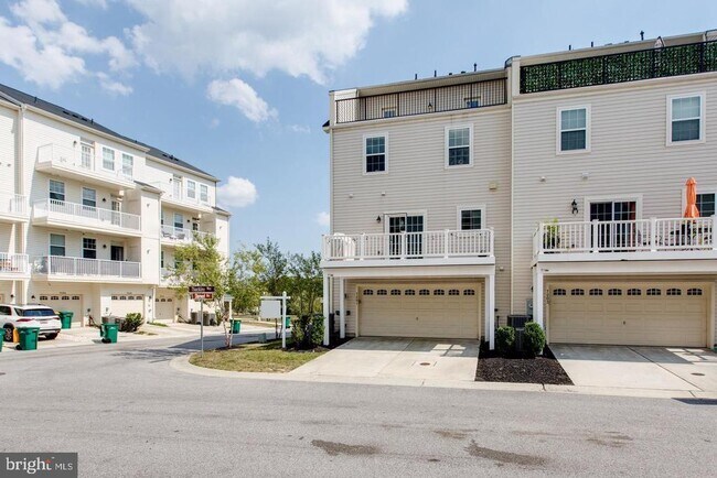 Building Photo - 7201 Thackley Way