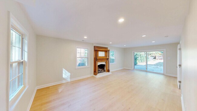 Building Photo - 2844 Goneaway Rd