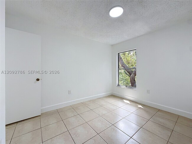 Building Photo - 4362-4364 Azora Rd