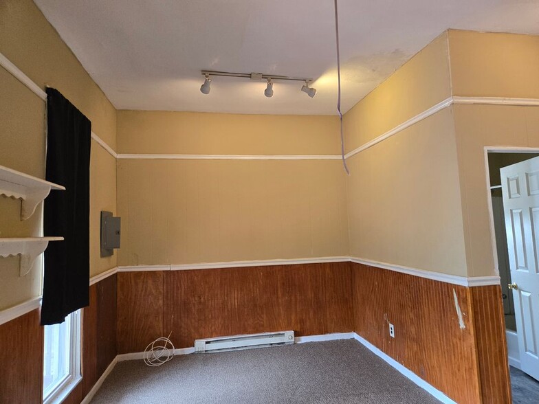 Building Photo - 2814 Ailsa Ave