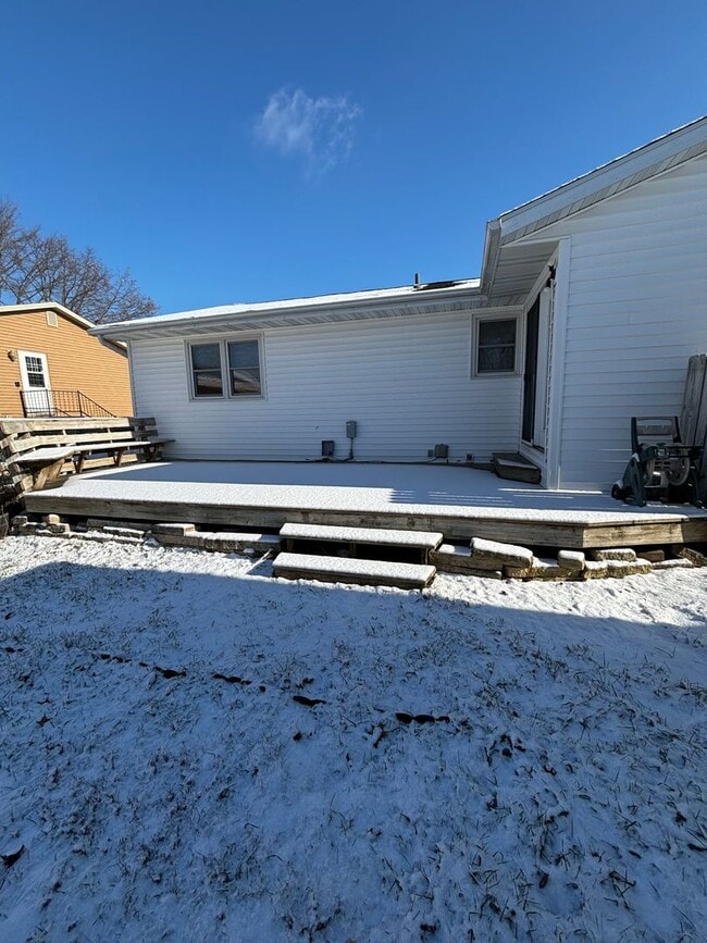 Building Photo - 3 Bedroom Home w/ Garage in Marion, IA