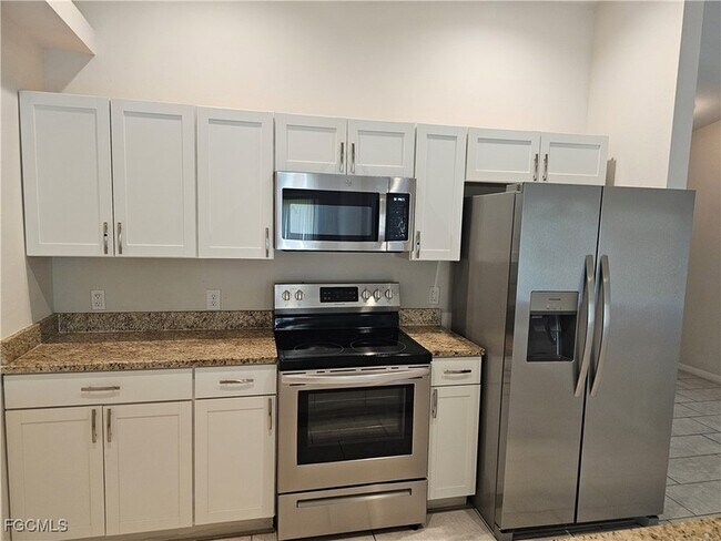 Building Photo - 545 SE 4th Terrace