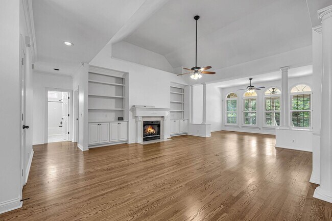 Building Photo - Welcome to this charming all-brick rental ...
