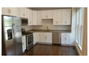 Building Photo - 2044 Beacon St