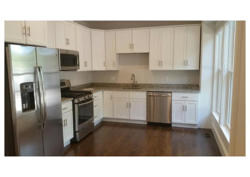 Primary Photo - 2044 Beacon St