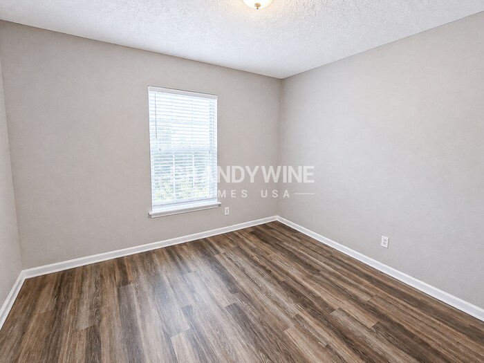 Building Photo - 7768 Rockridge Dr W