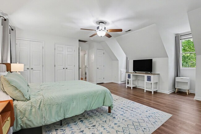 Building Photo - 4204 High Mountain Dr