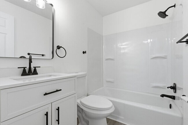 Building Photo - 29 Janyce Dr