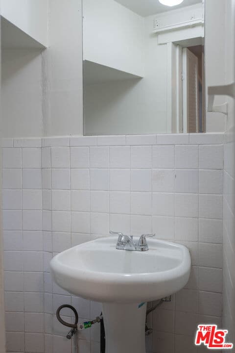 Building Photo - 824 S Bonnie Brae St