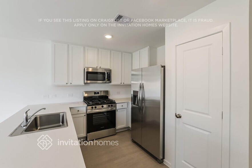 Building Photo - 1767 Blue Whale Dr