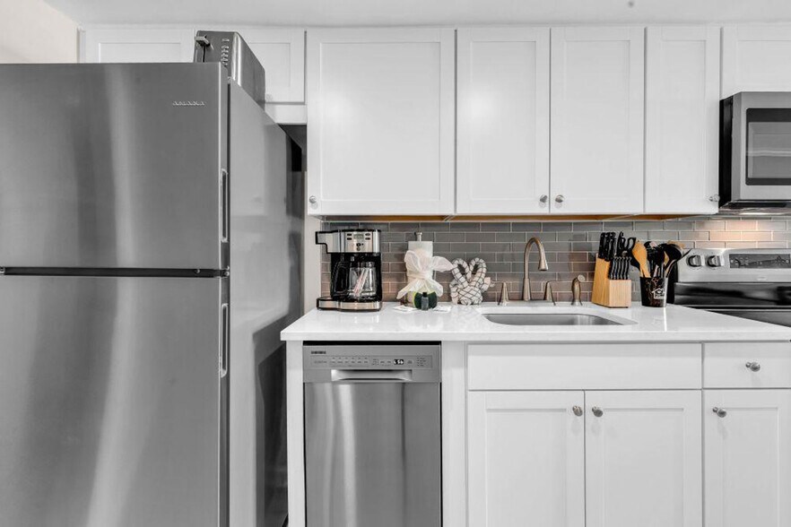 Building Photo - 2001 S Ocean Blvd