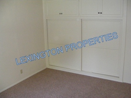 Building Photo - 1124 Hampton Rd