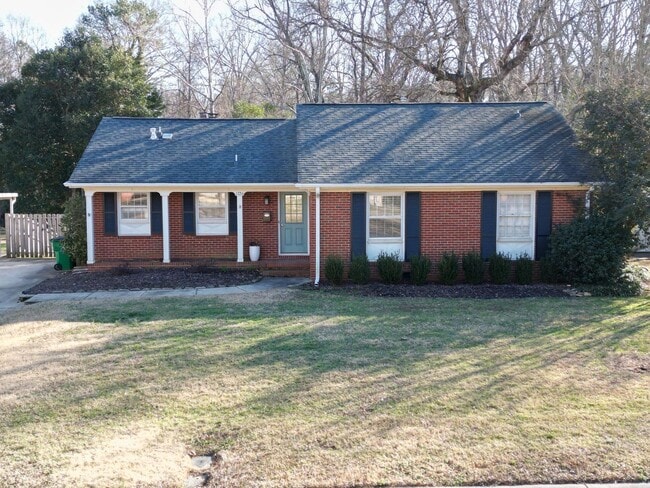 Primary Photo - 3 BR Brick Ranch with Fenced Yard in Starm...