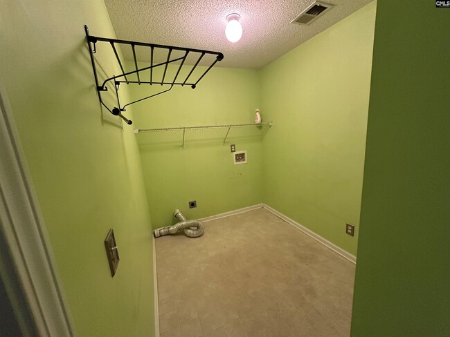 Building Photo - 211 Summit Springs Dr