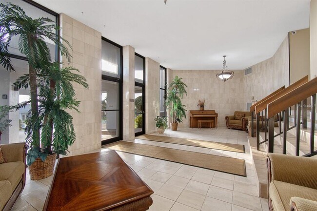 Building Photo - 3580 S Ocean Shore Blvd