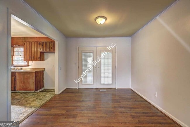 Building Photo - 4455 Fairfax Dr