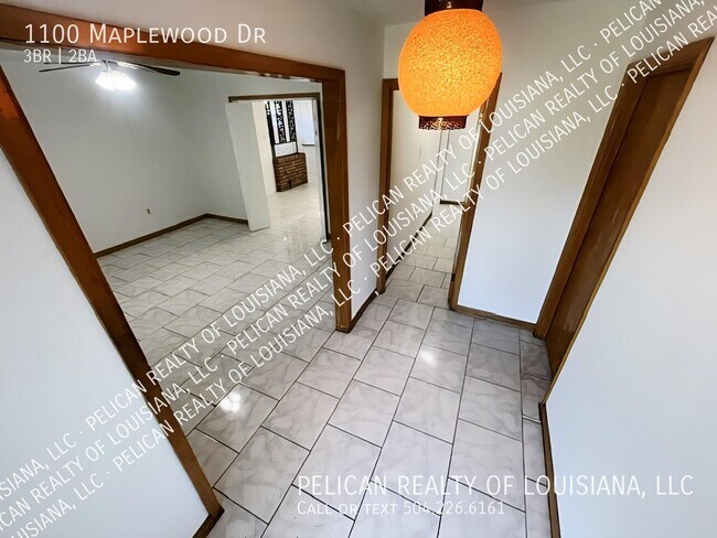 Building Photo - 1100 Maplewood Dr