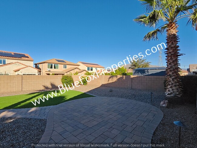 Building Photo - 11007 E White Sage Dr