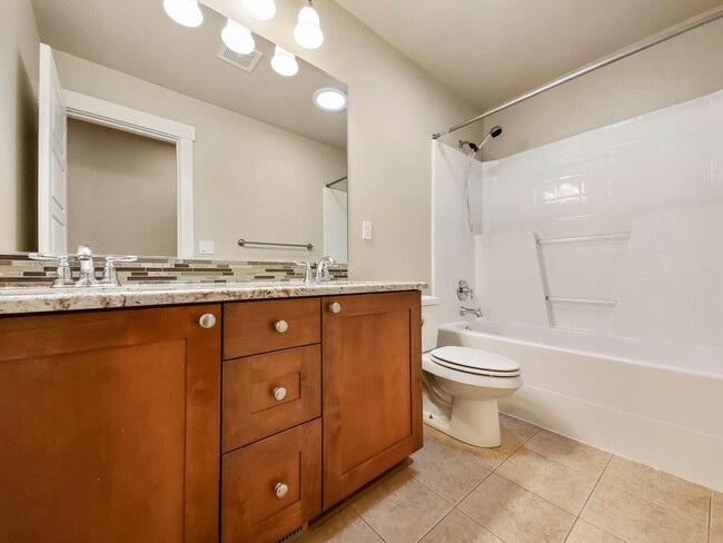 Building Photo - Convenient location near I-405 across from...