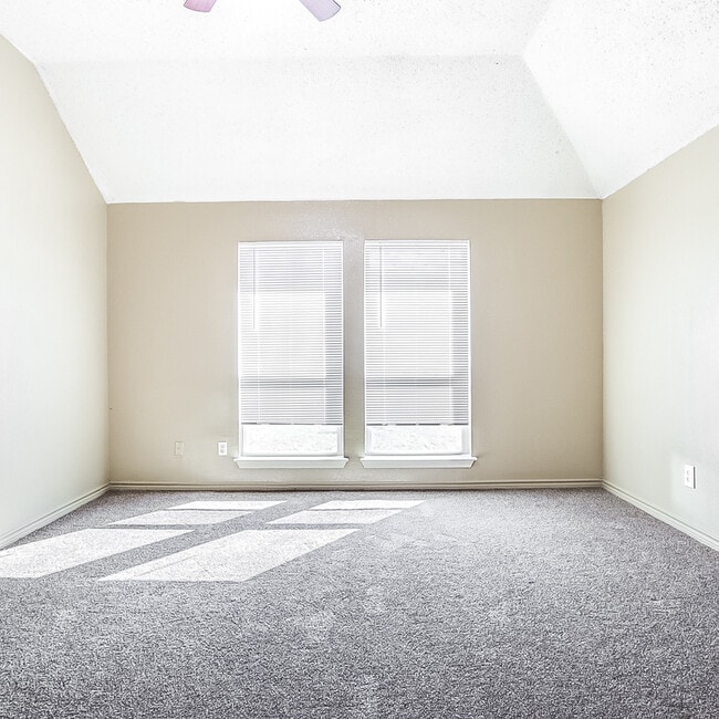 Building Photo - 8040 Texridge Dr